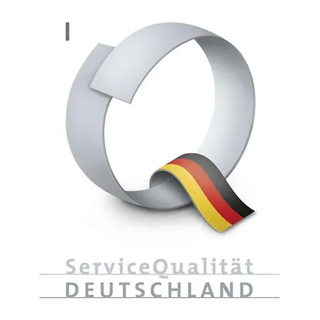 On The Floor By The Golf Course Φέμαρν