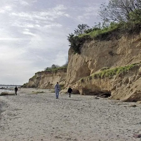 On The Floor By The Golf Course * Φέμαρν